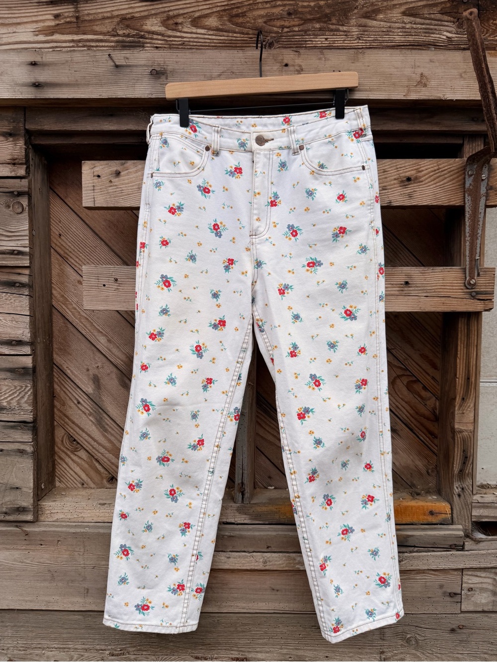 Wrangler/Billabong White Straight-Leg Jeans with Red & Blue Floral Print